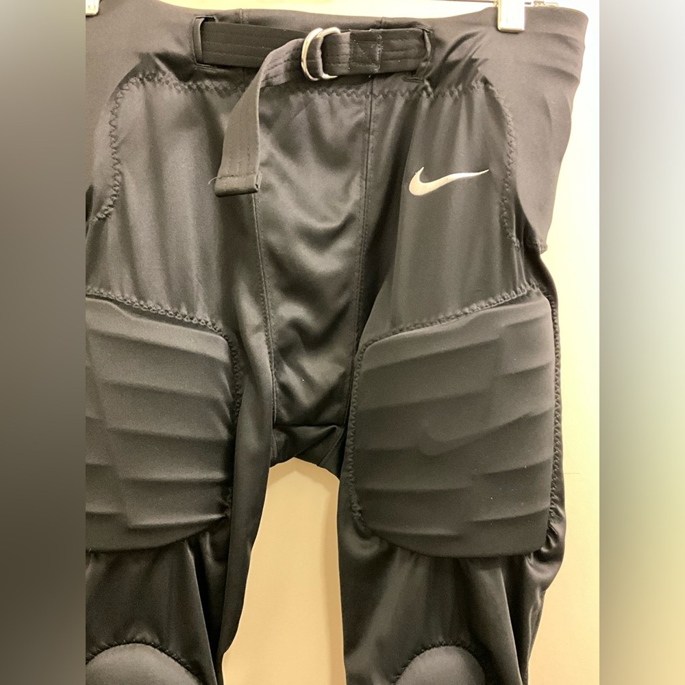 Nike youth Black Sports Bottoms - Picture 5 of 16